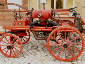 Historische Feuerspritze