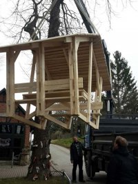 Aufstellen einer überdachten Bank am Bürgerhaus
