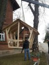 Aufstellen einer überdachten Bank am Bürgerhaus