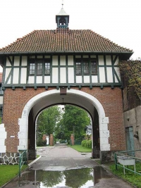 Portal zum Gestüt