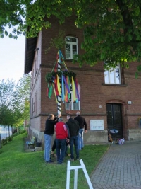 Maibaumsetzen