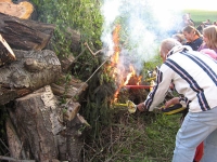 Erste Flammen