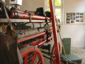 Durch das Fenster gesehen