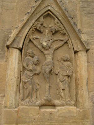 Relief an der Peterskirche in Erfurt