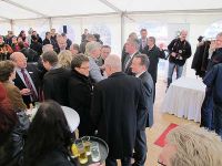 Im Zelt für den Empfang