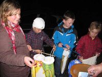 Bunte Laternen und Süßes