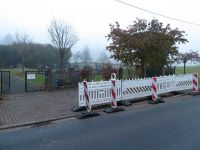 Bordsteinkante am Friedhof