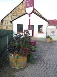 Neue Pflanzenkübel für Hochstedt