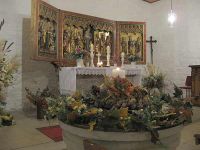 Geschmückter Kirchenraum