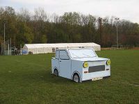 Festzelt mit Rennpappe