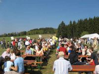 Der Platz füllt sich