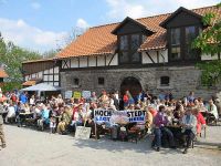 Im Hof der Gastwirtschaft