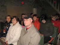 Auf den Kirchenbänken