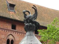 Pelikan auf dem Brunnen