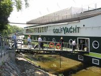 Ankunft an der Golfyacht