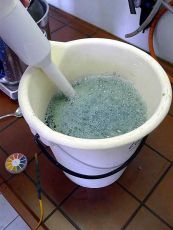 Lauge und Sauerstoffzufuhr