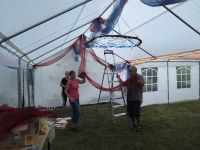 Vorbereitung aufs Waidfest - Dekoration