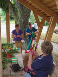 Abschmücken des Maibaums