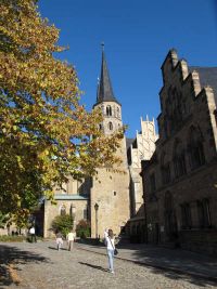 Herbstfahrt - Vor Dom und Schloss