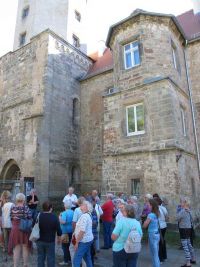 Herbstfahrt - Führung vor dem Schloss